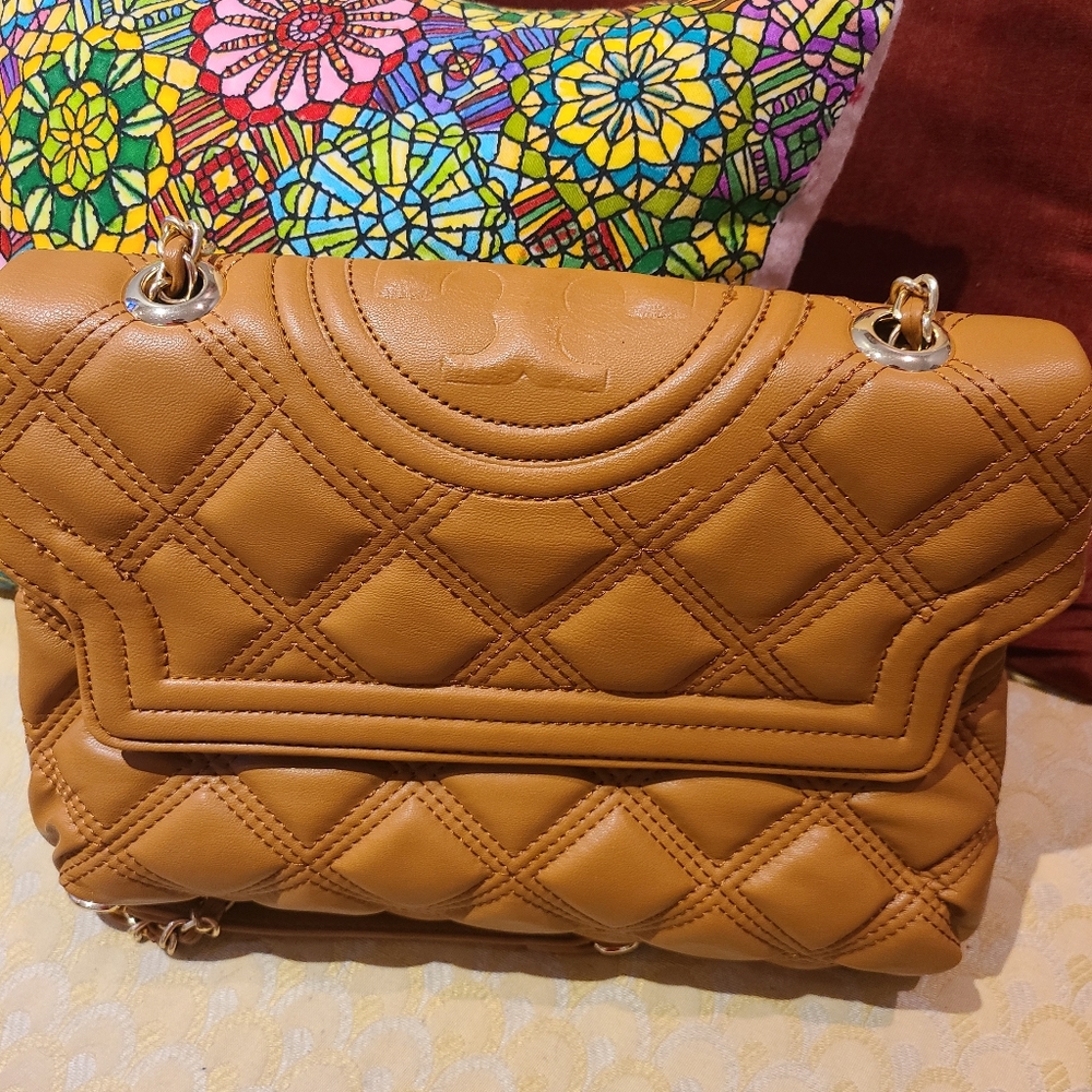 Tory Burch Style Bag: Fleming convertible bag.